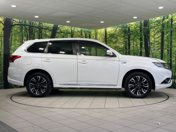 2018 Mitsubishi OUTLANDER PHEV DLA-GG2W (UW-6a238f697462f)[5]