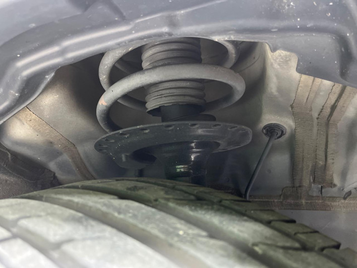 2018 Mitsubishi OUTLANDER PHEV DLA-GG2W (UW-6a238f697462f)[12]
