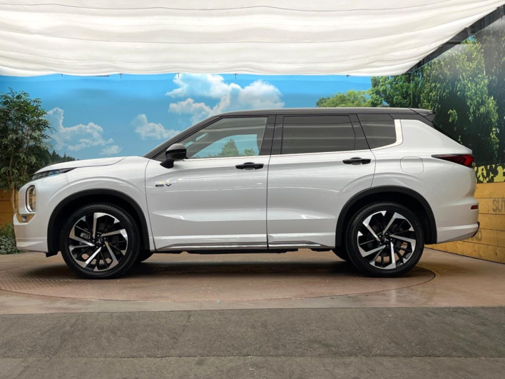 2023 Mitsubishi OUTLANDER PHEV 5LA-GN0W (UW-6a238f6ed95c9)[22]