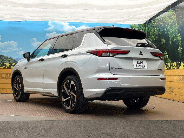 2023 Mitsubishi OUTLANDER PHEV 5LA-GN0W (UW-6a238f6ed95c9)[21]