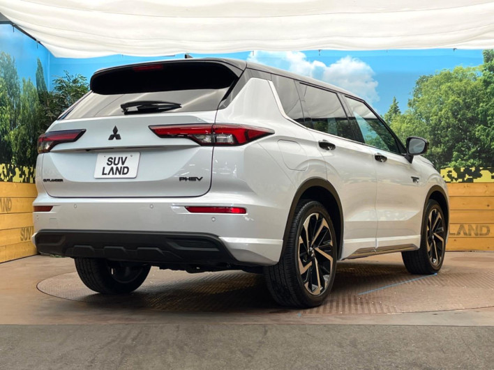 2023 Mitsubishi OUTLANDER PHEV 5LA-GN0W (UW-6a238f6ed95c9)[19]