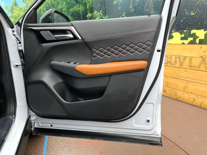 2023 Mitsubishi OUTLANDER PHEV 5LA-GN0W (UW-6a238f6ed95c9)[26]