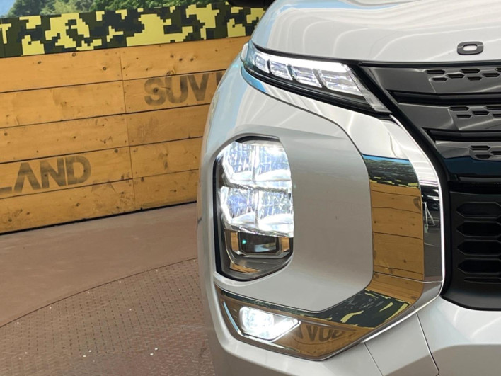 2023 Mitsubishi OUTLANDER PHEV 5LA-GN0W (UW-6a238f6ed95c9)[14]