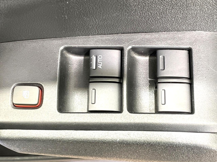 2013 Honda Fit Hybrid DAA-GP4 (UW-6a238f7116160)[8]