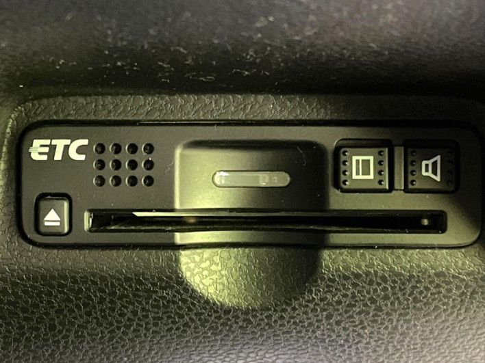 2013 Honda Fit Hybrid DAA-GP4 (UW-6a238f7116160)[17]