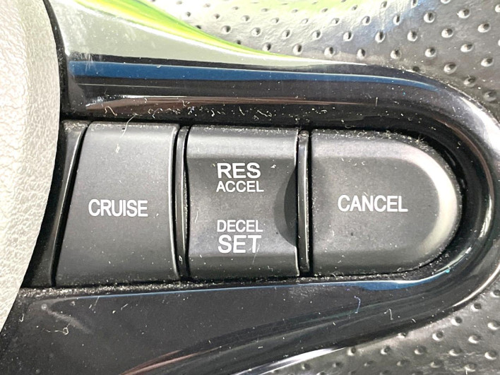 2013 Honda Fit Hybrid DAA-GP4 (UW-6a238f7116160)[14]