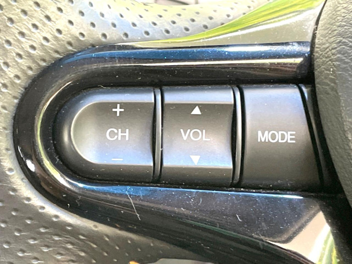 2013 Honda Fit Hybrid DAA-GP4 (UW-6a238f7116160)[16]