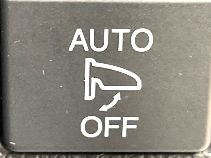 2016 Honda Fit Hybrid DAA-GP5 (UW-6a238f7133c8d)[10]