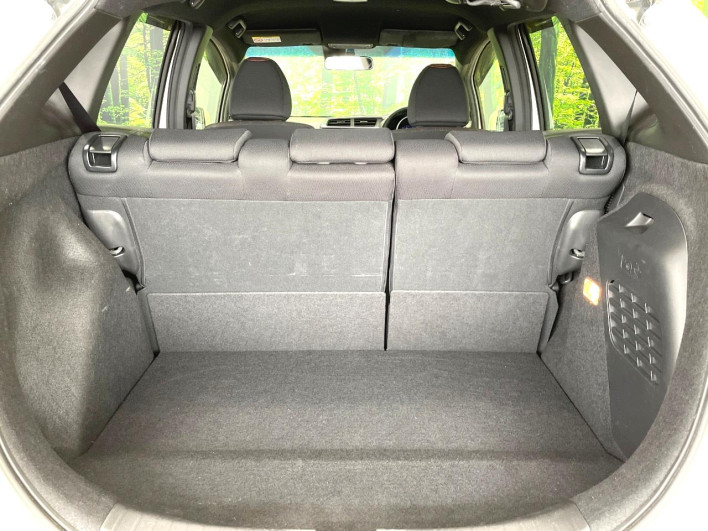 2016 Honda Fit Hybrid DAA-GP5 (UW-6a238f7133c8d)[23]