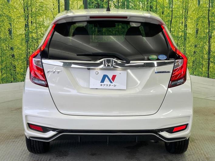 2017 Honda Fit Hybrid DAA-GP5 (UW-6a238f714489b)[24]