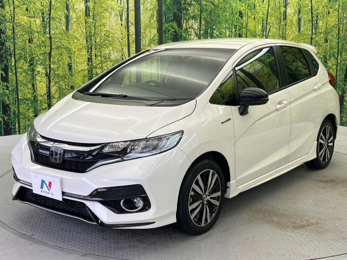 2017 Honda Fit Hybrid DAA-GP5 (UW-6a238f714489b)[12]