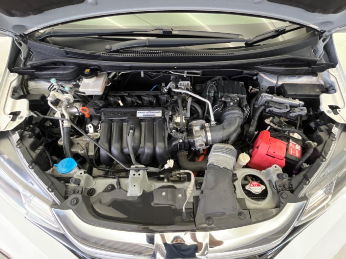 2017 Honda Fit Hybrid DAA-GP5 (UW-6a238f714489b)[4]