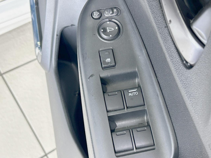 2017 Honda Fit Hybrid DAA-GP5 (UW-6a238f71e4cef)[27]