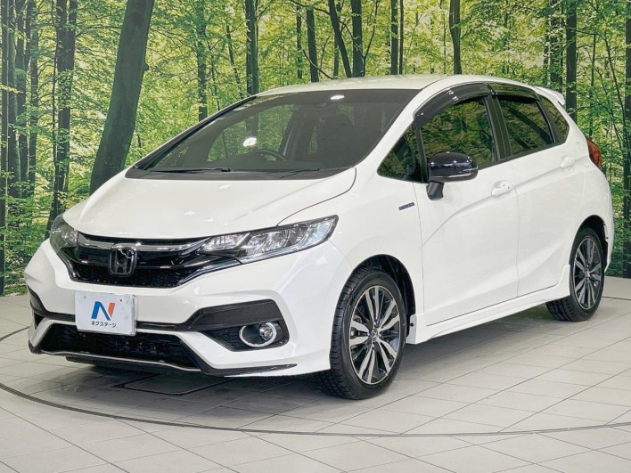 2017 Honda Fit Hybrid DAA-GP5 (UW-6a238f71e4cef)[8]