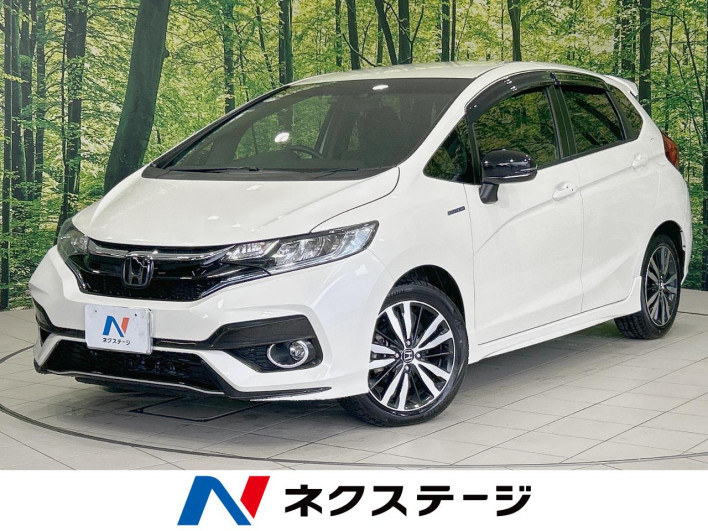 2017 Honda Fit Hybrid DAA-GP5 (UW-6a238f71e4cef)[3]