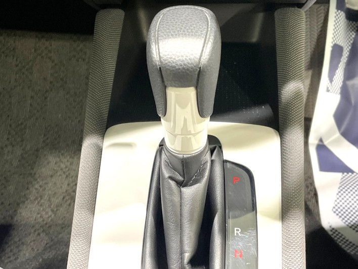 2020 Honda Fit 6AA-GR6 (UW-6a238f772ae97)[20]