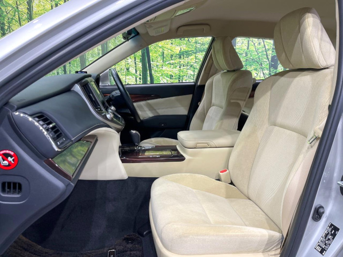 2014 Toyota Crown DBA-GRS211 (UW-6a238f77e2f18)[20]