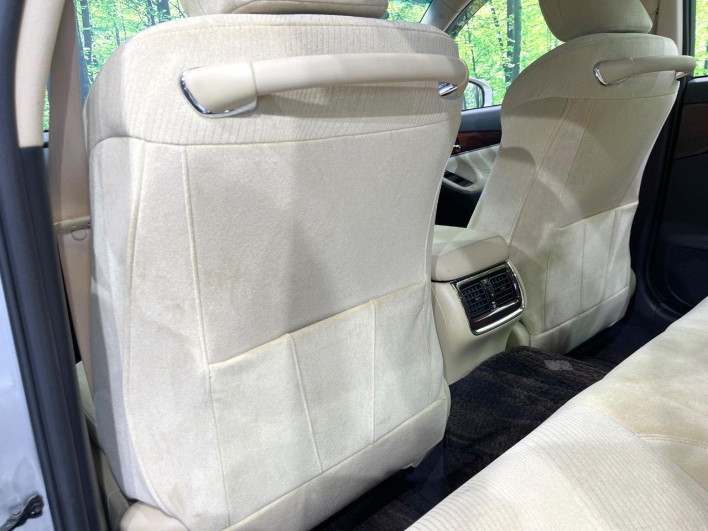 2014 Toyota Crown DBA-GRS211 (UW-6a238f77e2f18)[25]