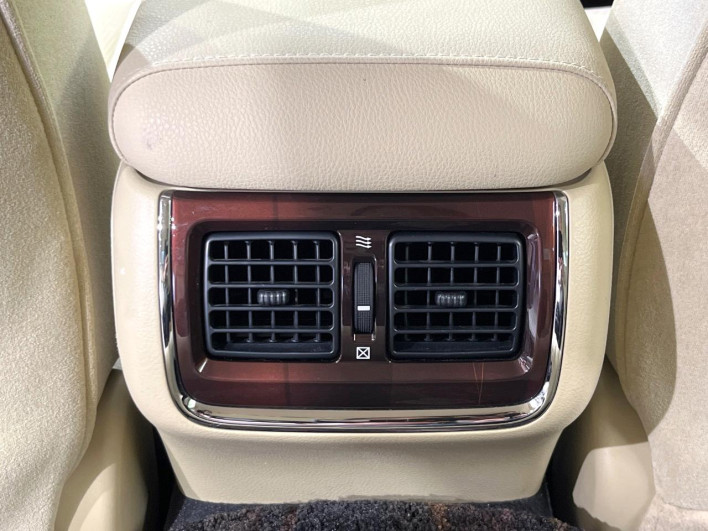 2014 Toyota Crown DBA-GRS211 (UW-6a238f77e2f18)[27]