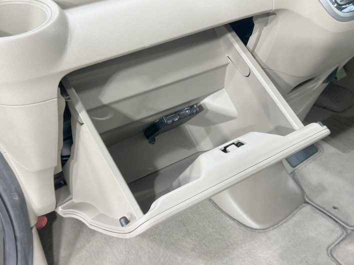 2012 Honda N-BOX DBA-JF1 (UW-6a238fa5672a5)[17]