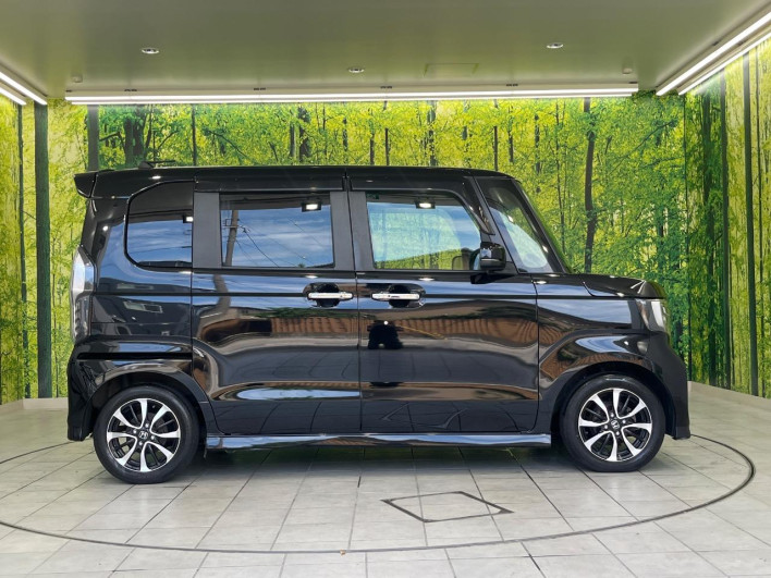 2018 Honda N-BOX CUSTOM DBA-JF3 (UW-6a238fadcee21)[20]