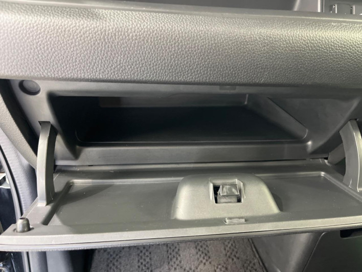 2018 Honda N-BOX CUSTOM DBA-JF3 (UW-6a238fadcee21)[4]