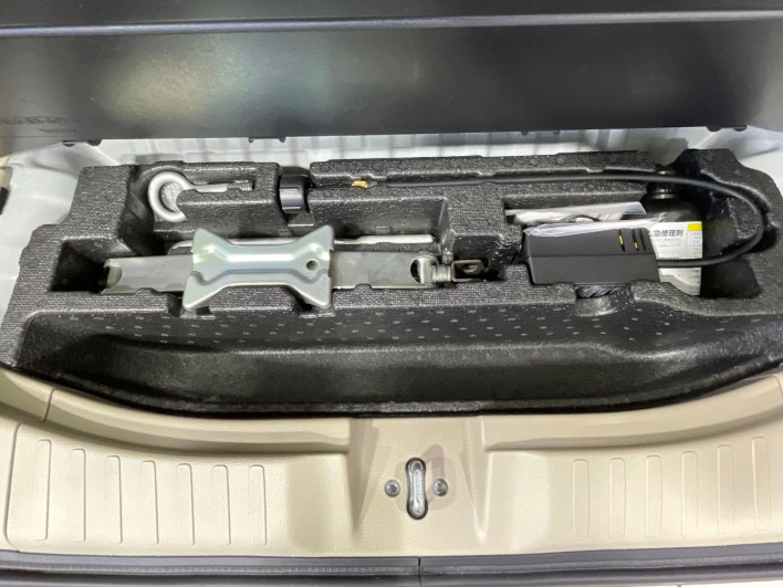 2019 Honda N-BOX DBA-JF3 (UW-6a238fafc28ab)[14]