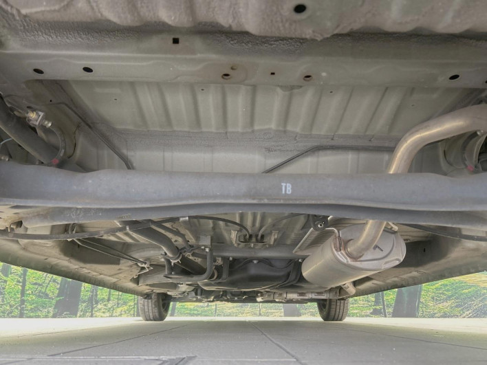 2018 Honda N-BOX DBA-JF3 (UW-6a238fb21202b)[14]