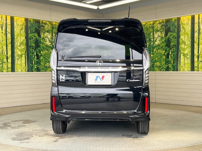 2018 Honda N-BOX CUSTOM DBA-JF3 (UW-6a238fb2590b6)[23]