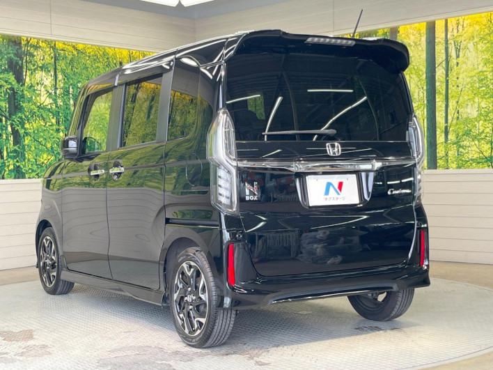 2018 Honda N-BOX CUSTOM DBA-JF3 (UW-6a238fb2590b6)[24]