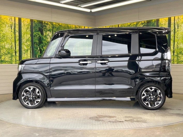 2018 Honda N-BOX CUSTOM DBA-JF3 (UW-6a238fb2590b6)[25]