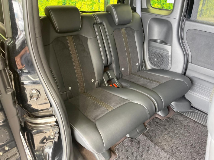 2018 Honda N-BOX CUSTOM DBA-JF3 (UW-6a238fb2590b6)[29]