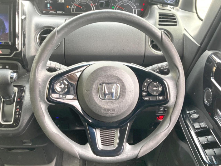 2023 Honda N-BOX CUSTOM 6BA-JF3 (UW-6a238fbf6180a)[13]