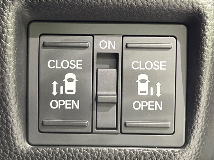 2018 Honda N-BOX CUSTOM DBA-JF4 (UW-6a238fc19e632)[21]