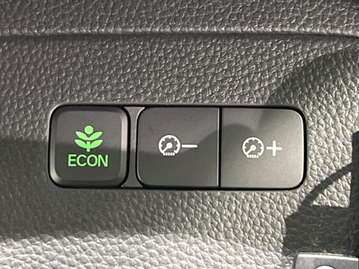 2018 Honda N-BOX CUSTOM DBA-JF4 (UW-6a238fc19e632)[23]