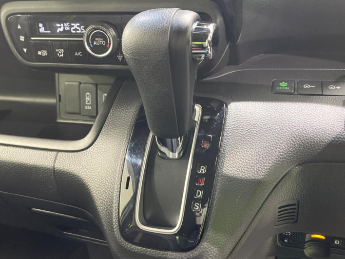 2018 Honda N-BOX CUSTOM DBA-JF4 (UW-6a238fc19e632)[13]