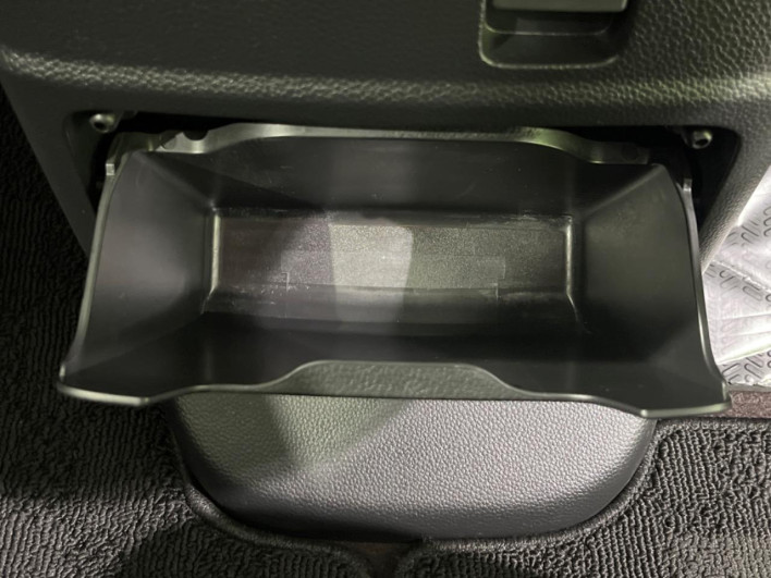 2018 Honda N-BOX CUSTOM DBA-JF4 (UW-6a238fc19e632)[27]