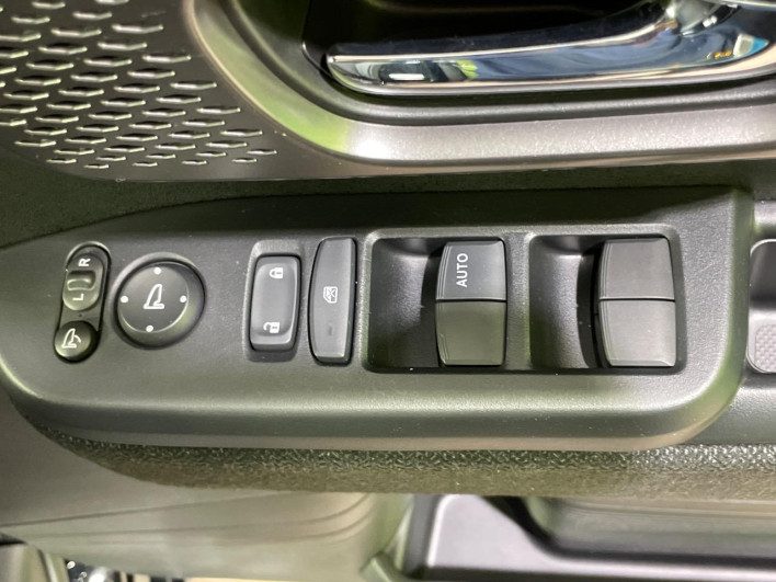 2024 Honda N-BOX CUSTOM 6BA-JF5 (UW-6a238fc3ba82d)[5]