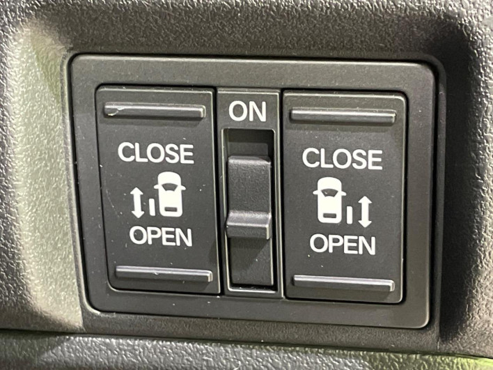 2024 Honda N-BOX CUSTOM 6BA-JF5 (UW-6a238fc3ba82d)[7]