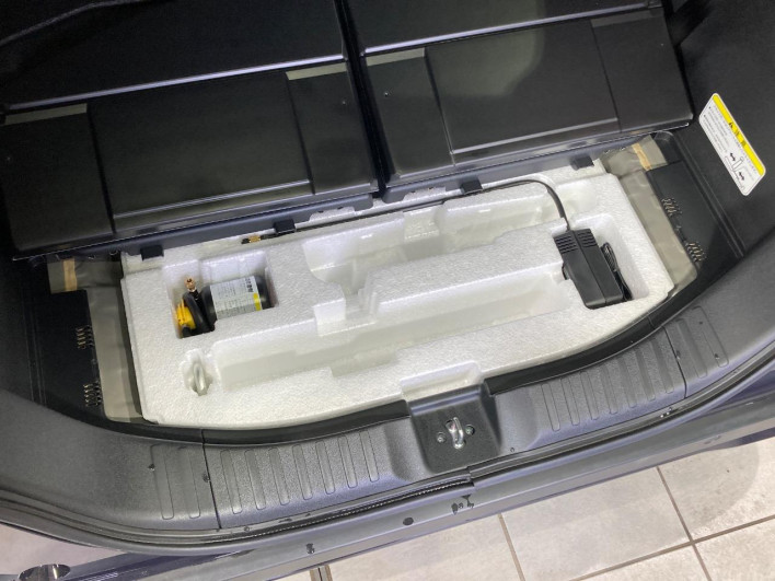 2024 Honda N-BOX CUSTOM 6BA-JF5 (UW-6a238fc3f028c)[14]