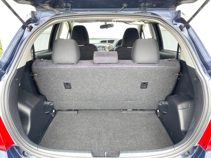 2013 Toyota Vitz DBA-KSP130 (UW-6a238fe751360)[18]