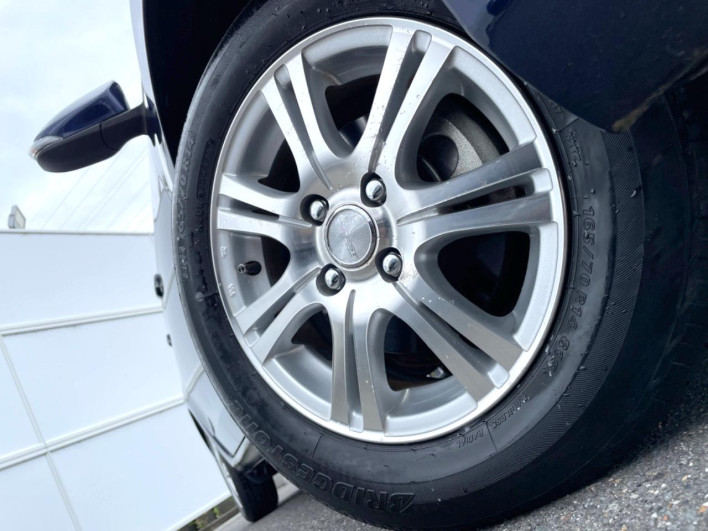 2013 Toyota Vitz DBA-KSP130 (UW-6a238fe751360)[8]