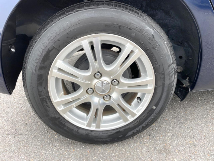 2013 Toyota Vitz DBA-KSP130 (UW-6a238fe751360)[9]