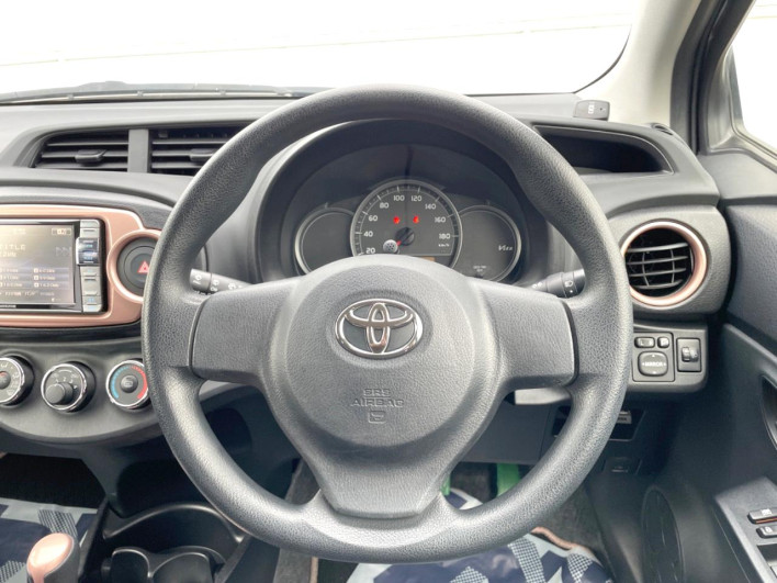 2013 Toyota Vitz DBA-KSP130 (UW-6a238fe751360)[24]