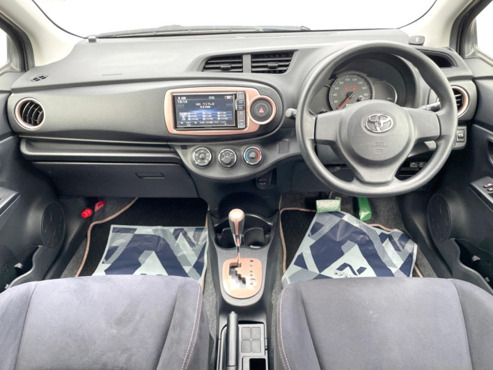 2013 Toyota Vitz DBA-KSP130 (UW-6a238fe751360)[23]