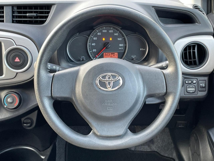 2013 Toyota Vitz DBA-KSP130 (UW-6a238fe751822)[22]