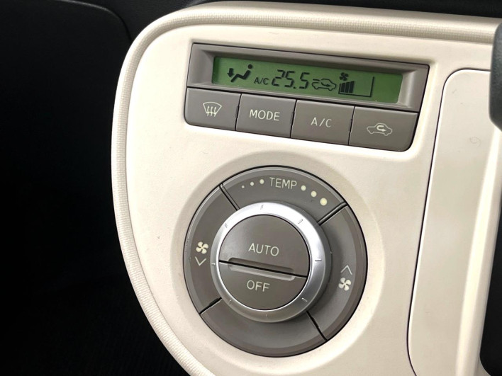 2011 Daihatsu Mira Cocoa DBA-L675S (UW-6a238fed11194)[14]