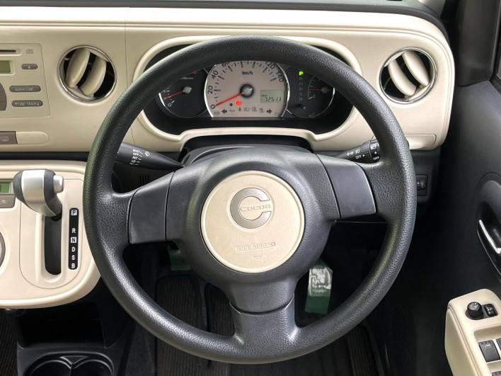 2011 Daihatsu Mira Cocoa DBA-L675S (UW-6a238fed11194)[19]