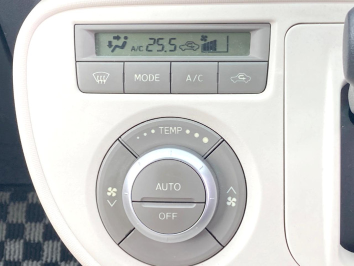 2013 Daihatsu Mira Cocoa DBA-L675S (UW-6a238fed34ae7)[27]