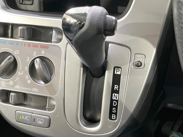 2014 Daihatsu Move DBA-LA100S (UW-6a238fefccb04)[24]